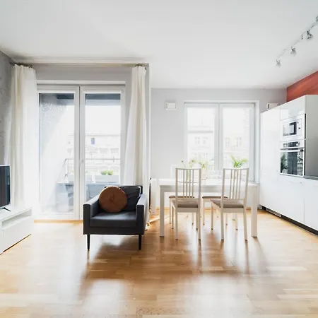 Big Old Town - 3 Rooms- 7 People-lift- Near Town Hall Daire Wroclaw
