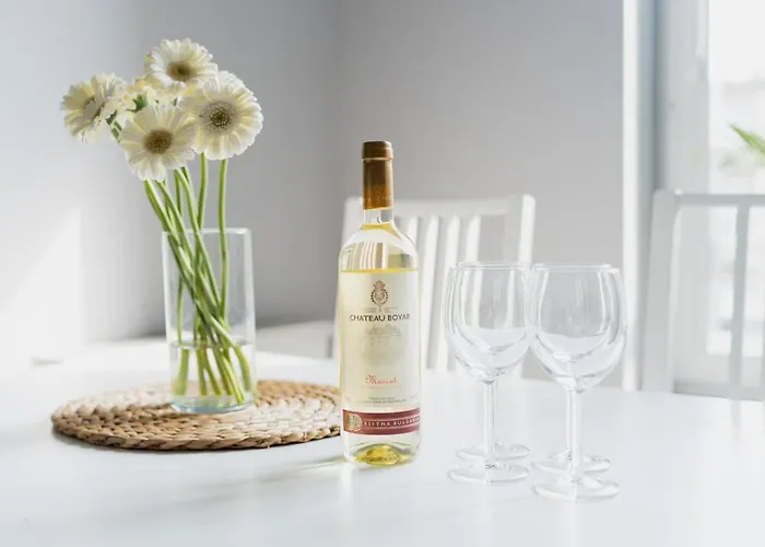 Big Old Town - 3 Rooms- 7 People-lift- Near Town Hall Apartman *